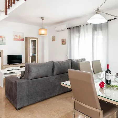 Casa Familiar La Lobita 2 Літній будинок *