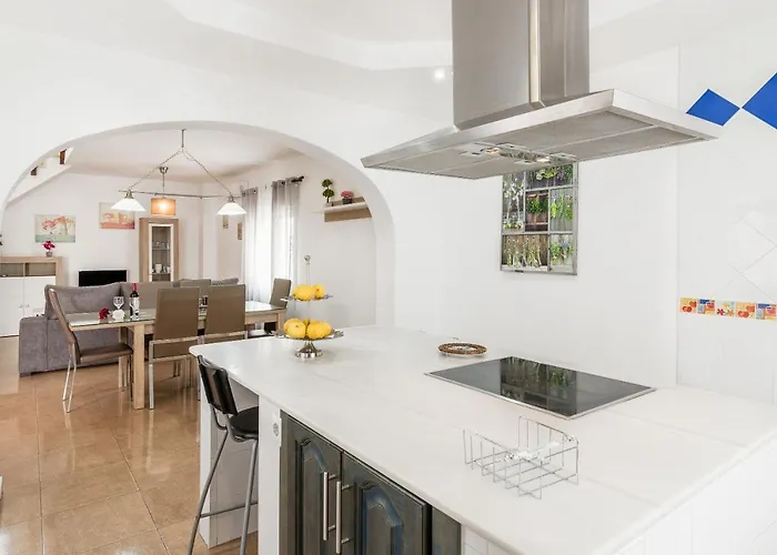 Casa Familiar La Lobita 2 乡村民宿