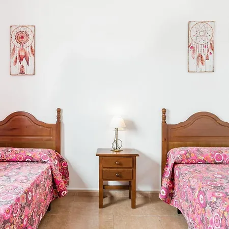 Сasa de vacaciones Casa Familiar La Lobita 2 *
