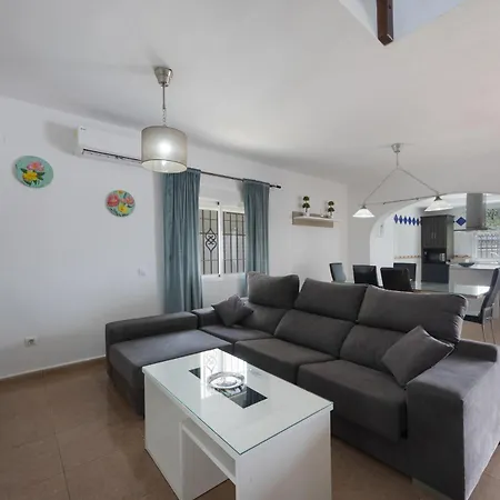 Casa Familiar La Lobita 2 *